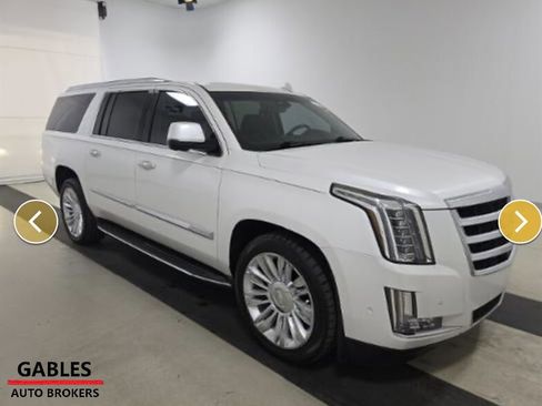 Used 2017 Cadillac Escalade ESV Luxury image 1