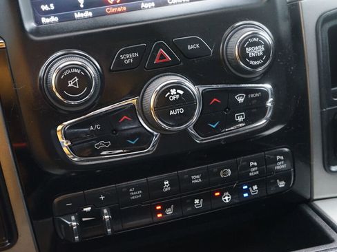 Used 2018 RAM 2500 Laramie w/ Sport Appearance Group image 19