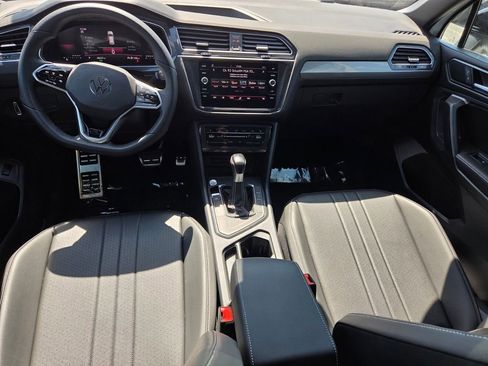 Used 2024 Volkswagen Tiguan SE R-Line FWD image 9