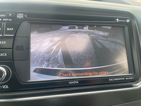 Used 2013 Toyota Sienna XLE image 15