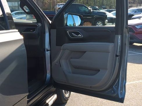 Used 2022 Chevrolet Suburban LT w/ LT Signature Package image 42