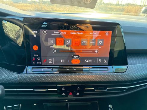 Used 2023 Volkswagen Golf R image 22