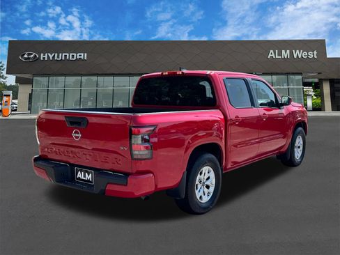 Used 2024 Nissan Frontier SV RWD image 5