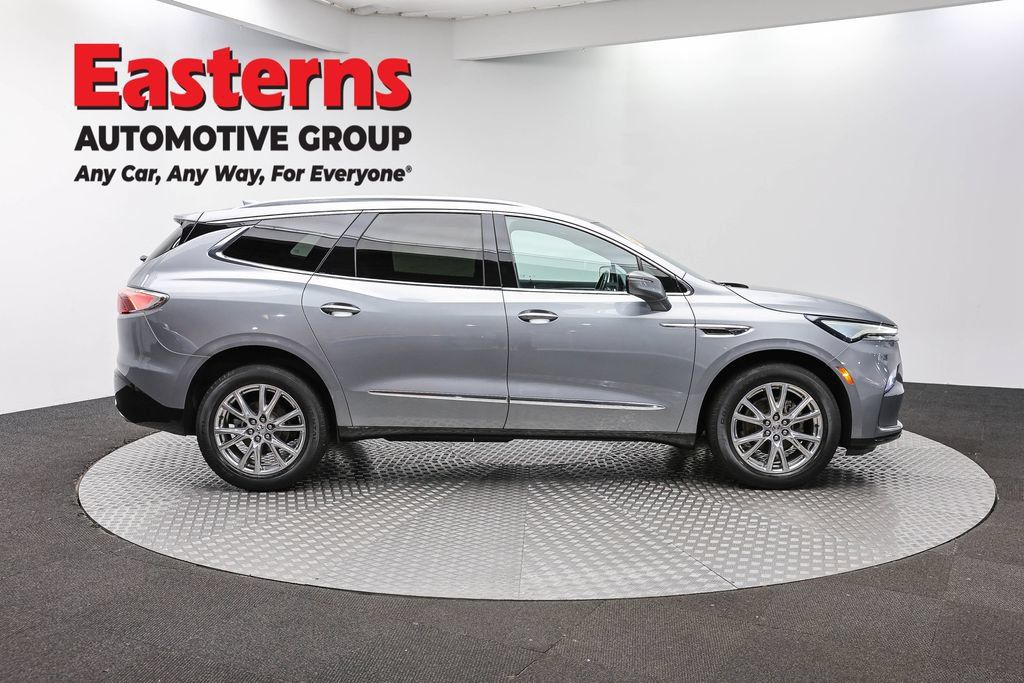 Used 2023 Buick Enclave Essence w/ Experience Buick Package FWD image 6