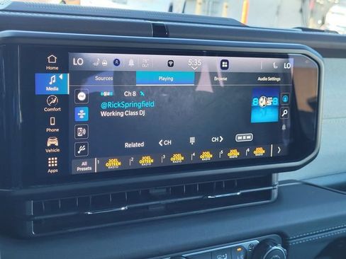 Certified 2025 Jeep Wrangler Unlimited Sahara w/ Safety Group AWD/4WD image 9