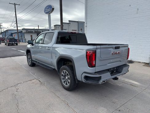 Used 2024 GMC Sierra 1500 AT4 w/ Technology Package AWD/4WD image 4