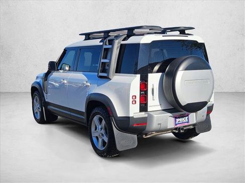 Used 2022 Land Rover Defender 110 S image 8