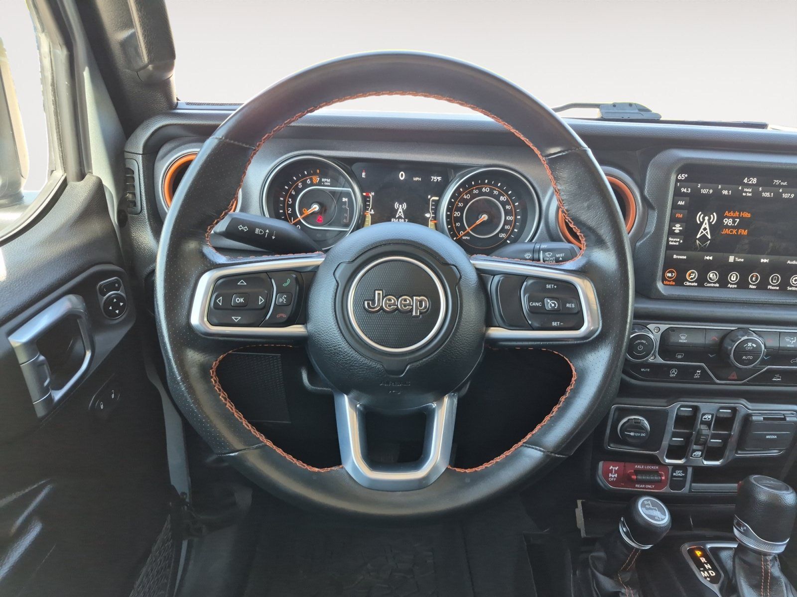 Used 2023 Jeep Gladiator Mojave AWD/4WD image 13