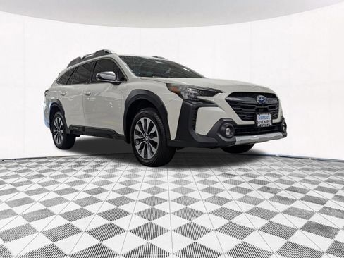 Used 2023 Subaru Outback Touring image 17