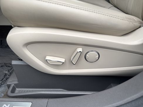 Used 2019 Lincoln Nautilus Select w/ Cargo Utility Package FWD image 22