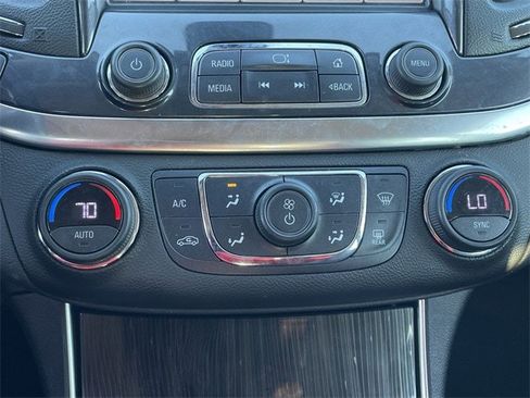 Used 2018 Chevrolet Impala LT image 20