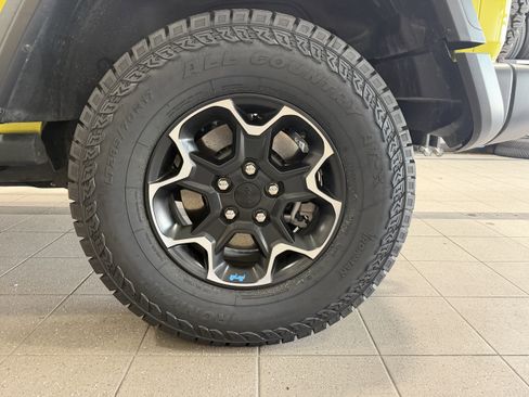 Used 2023 Jeep Wrangler Unlimited Rubicon 4xe w/ Safety Group AWD/4WD image 9