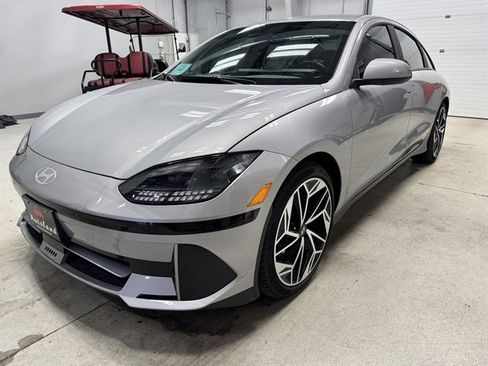 Used 2025 Hyundai Ioniq 6 SEL AWD/4WD image 3