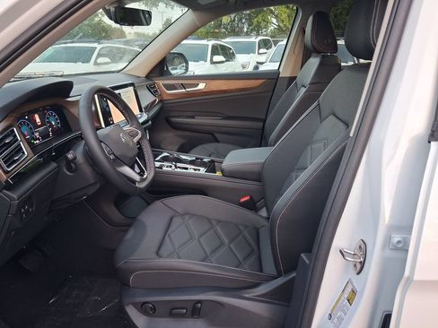 New 2026 Volkswagen Atlas SE FWD image 7
