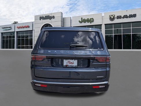 Certified 2024 Jeep Wagoneer Series II AWD/4WD image 4