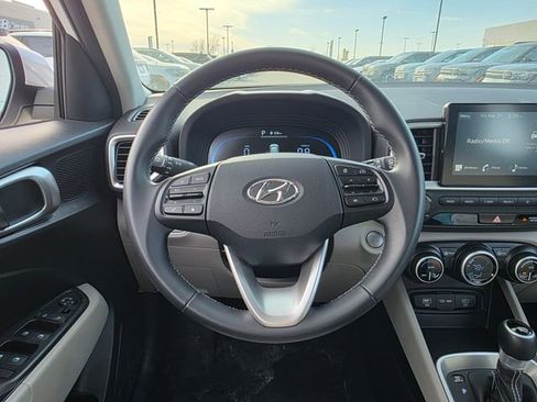 Certified 2025 Hyundai Venue SEL image 13
