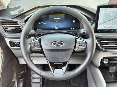 Certified 2023 Ford Escape Platinum w/ Premium Technology Package FWD image 14
