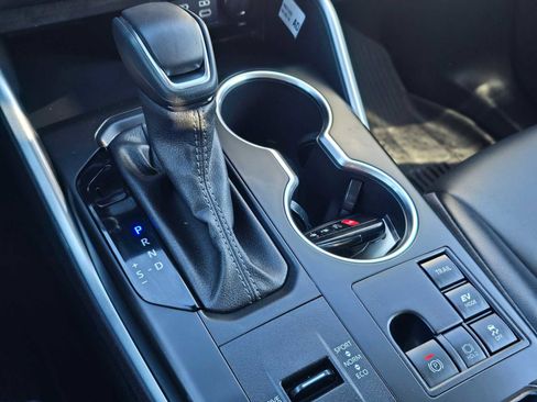 Used 2023 Toyota Highlander XLE image 28