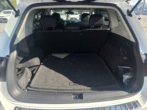 Used 2022 Volkswagen Tiguan SE image 17