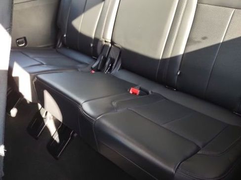 Used 2023 Ford Expedition XLT image 20