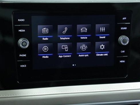 New 2025 Volkswagen Taos SE image 17