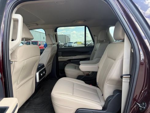 Used 2024 Ford Expedition Max XLT AWD/4WD image 7