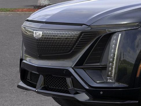 New 2026 Cadillac Lyriq V w/ LPO, Floor Liner Package AWD/4WD image 13