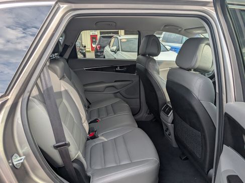 Used 2016 Kia Sorento EX AWD/4WD image 12
