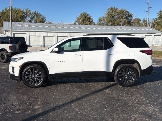 Used 2022 Chevrolet Traverse RS w/ LPO, Floor Liner Package FWD image 2