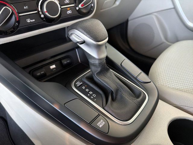 Used 2025 Kia Soul LX FWD image 26