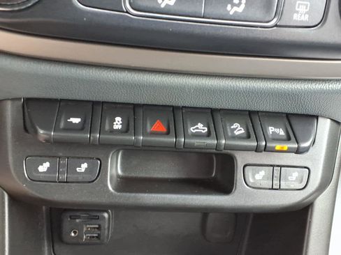 Used 2020 Chevrolet Colorado Z71 image 25