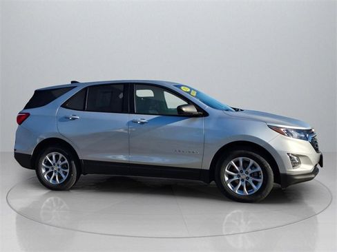 Used 2021 Chevrolet Equinox LS w/ LS Convenience Package image 9