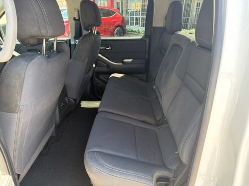 Used 2024 Nissan Frontier SV w/ Technology Package RWD image 12