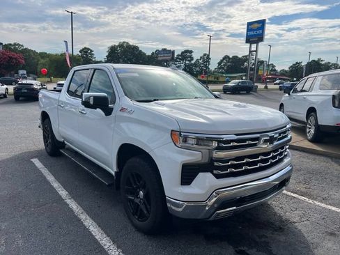 Used 2023 Chevrolet Silverado 1500 LTZ AWD/4WD image 2