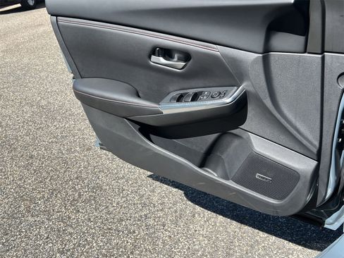 New 2025 Nissan Sentra SR w/ SR Premium Package image 17