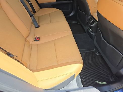 Used 2022 Lexus ES 350 w/ Premium Package FWD image 12