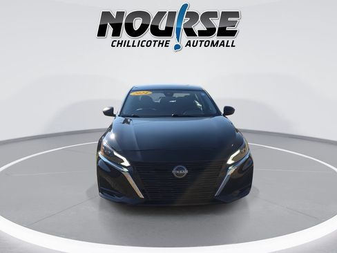 Used 2024 Nissan Altima 2.5 SV FWD image 3
