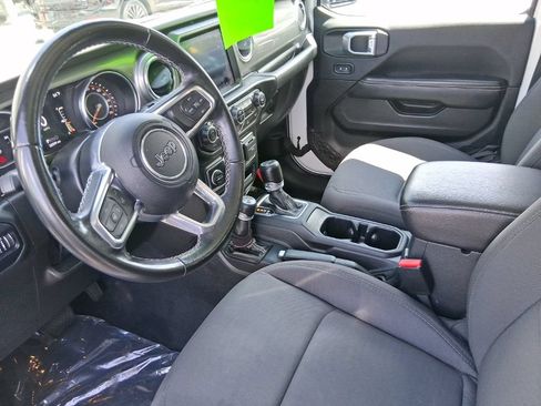 Used 2022 Jeep Wrangler Unlimited Sahara w/ Dual Top Group AWD/4WD image 19