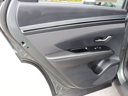 Used 2022 Hyundai Tucson Limited w/ Cargo Package AWD/4WD image 13