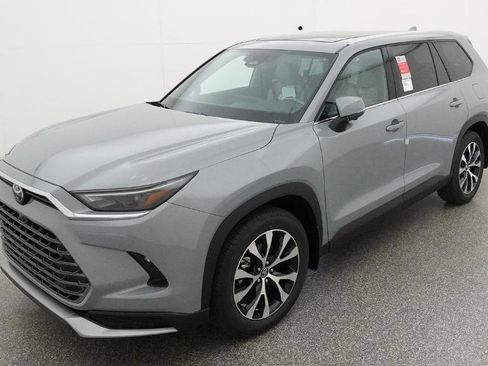 New 2026 Toyota Grand Highlander AWD Hybrid image 1