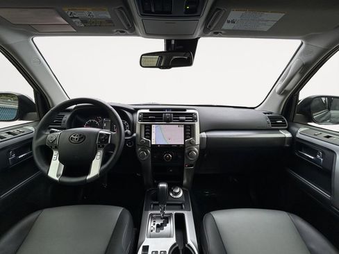 Used 2022 Toyota 4Runner SR5 Premium image 13