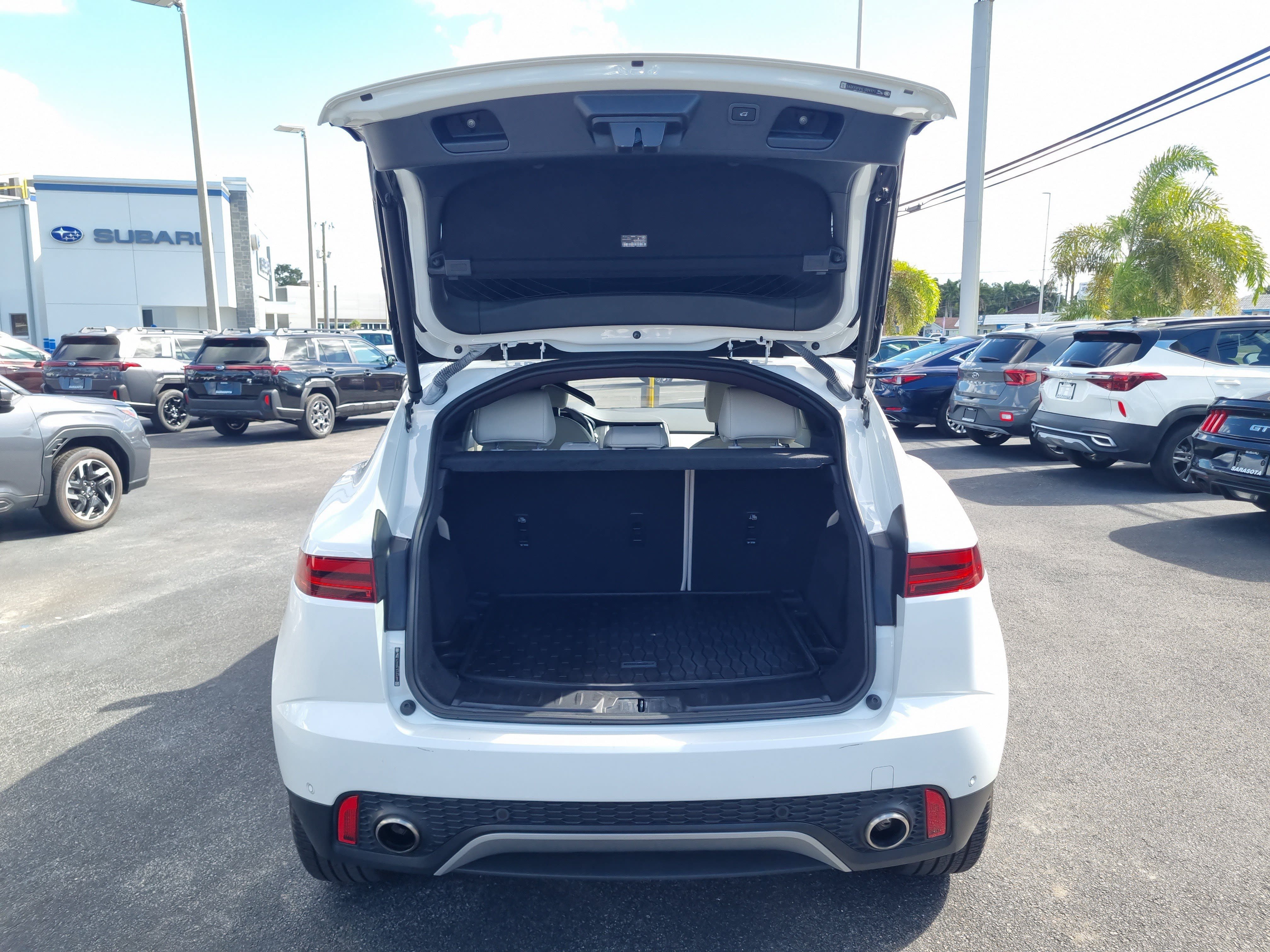 Used 2020 Jaguar E-PACE SE AWD/4WD image 11
