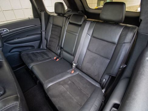 Used 2020 Jeep Grand Cherokee Altitude RWD image 17