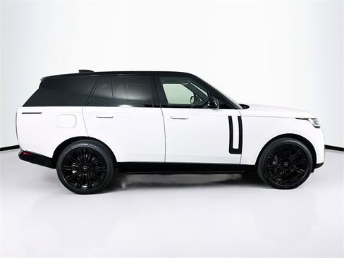 New 2025 Land Rover Range Rover SE image 4