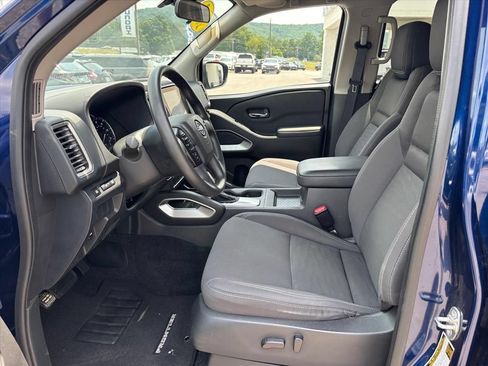 Used 2022 Nissan Frontier SV AWD/4WD image 9