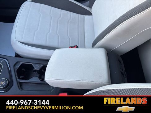 Used 2025 Volkswagen Taos SE image 25