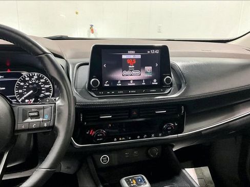 Used 2021 Nissan Rogue SV image 9