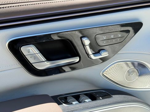 Used 2023 Mercedes-Benz EQS 450+ SUV image 22