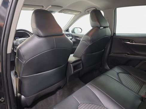 Used 2021 Toyota Camry SE FWD image 12