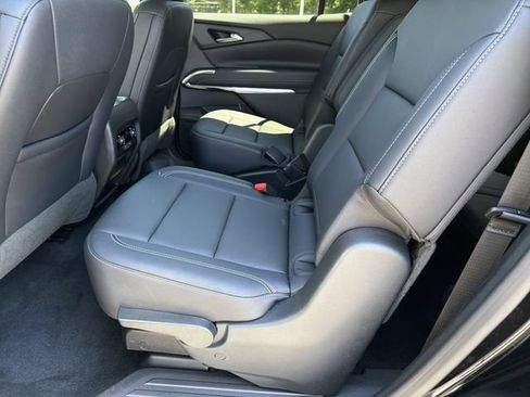 Used 2026 Chevrolet Traverse LT FWD image 29